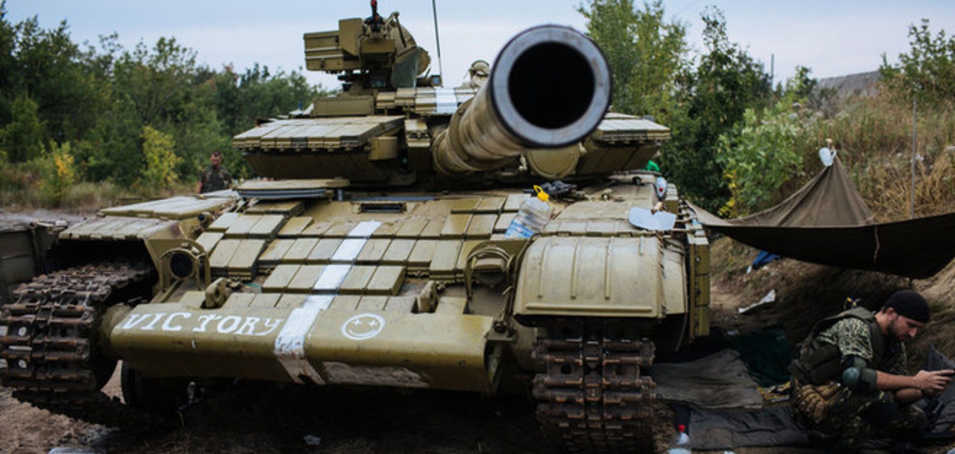 В Новосветловке российские танки в упор расстреляли дом с 18 жителями – СМИ