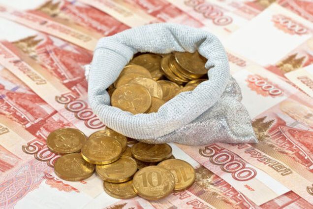 'Мы не для того шли в Россию!': рабочие в Севастополе возмущены низкой зарплатой