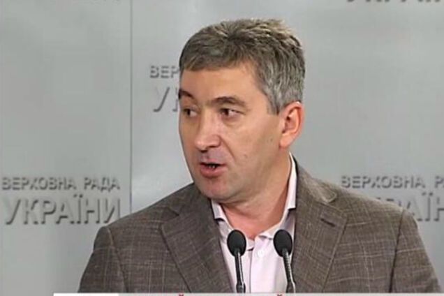Экс-регионал убежал из группы 'московских гастролеров', еще один открестился от поездки в Госдуму