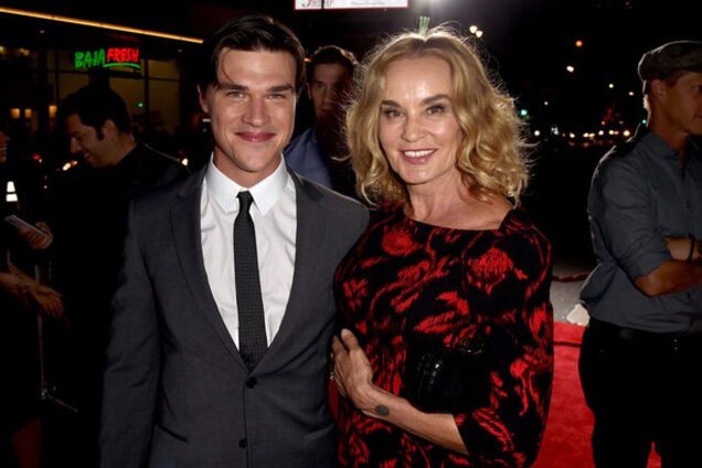 Джессика Лэнг и другие звезды 'Цирка уродов' на красной дорожке