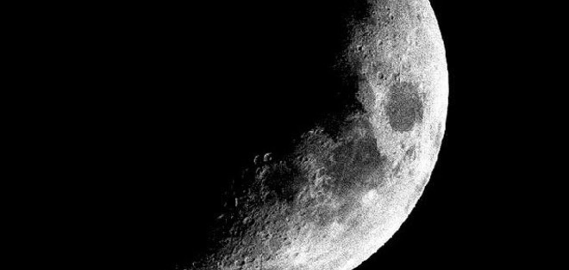 Ученые объяснили причины появления воды на Луне