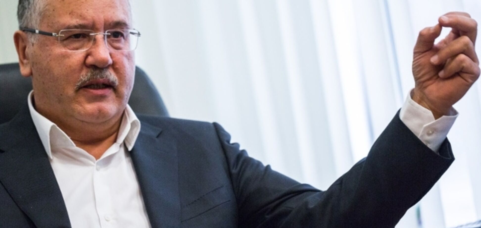 Гриценко заподозрил Порошенко и Путина в сговоре по внеблоковому статусу