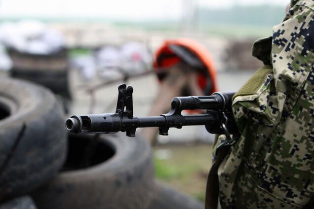 На Луганщині у колишньому штабі бойовиків міліція знайшла 20-тонну схованку з порохом