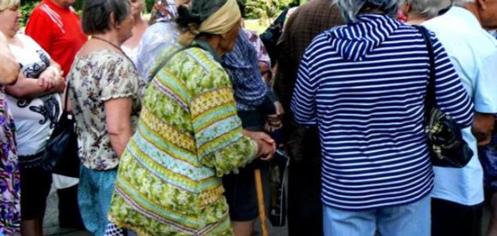 В 'ДНР' для пенсіонерів вже влаштовують поїздки за українськими пенсіями