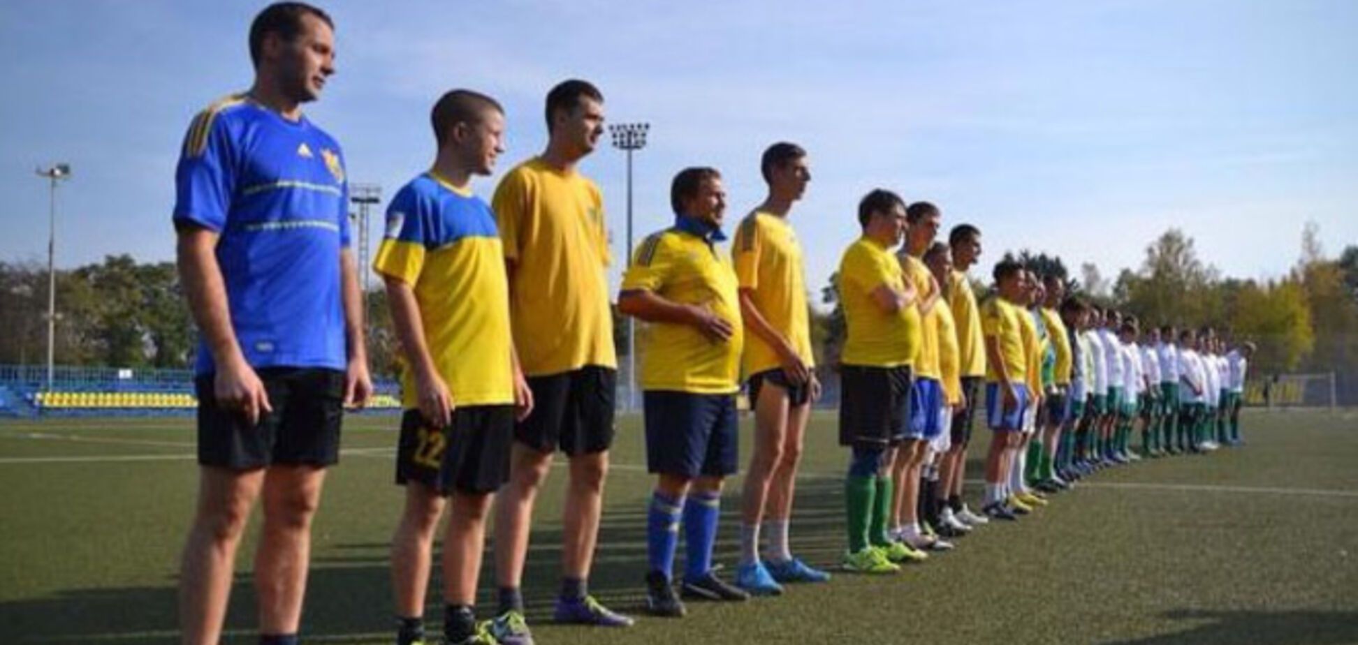 Белорусские болельщики разбили украинских ультрас