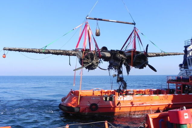 Появились фото и видео поднятого со дна Балтики советского бомбардировщика времен Второй мировой войны