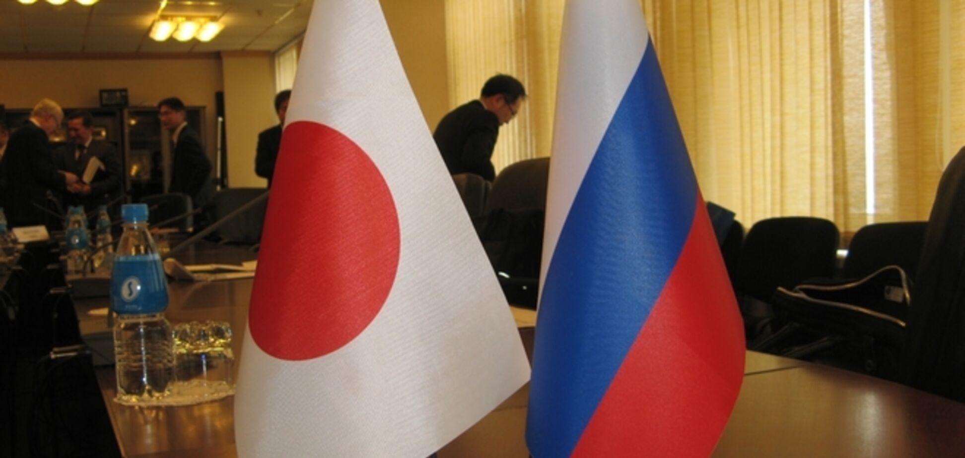 Пьяный единоросс рассказывал официальной японской делегации, что 'Курилы - наши!'