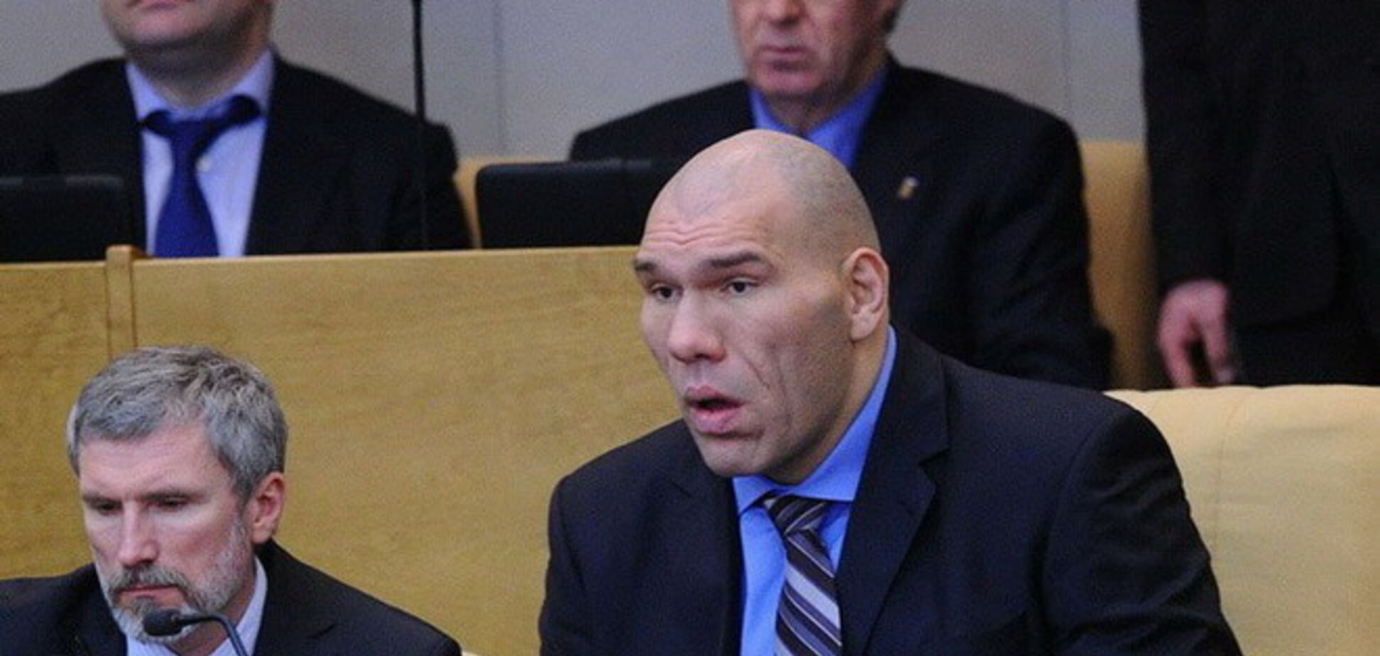 Депутаты Госдумы попросили российские СМИ не называть их 'дебилами' и 'бездельниками'
