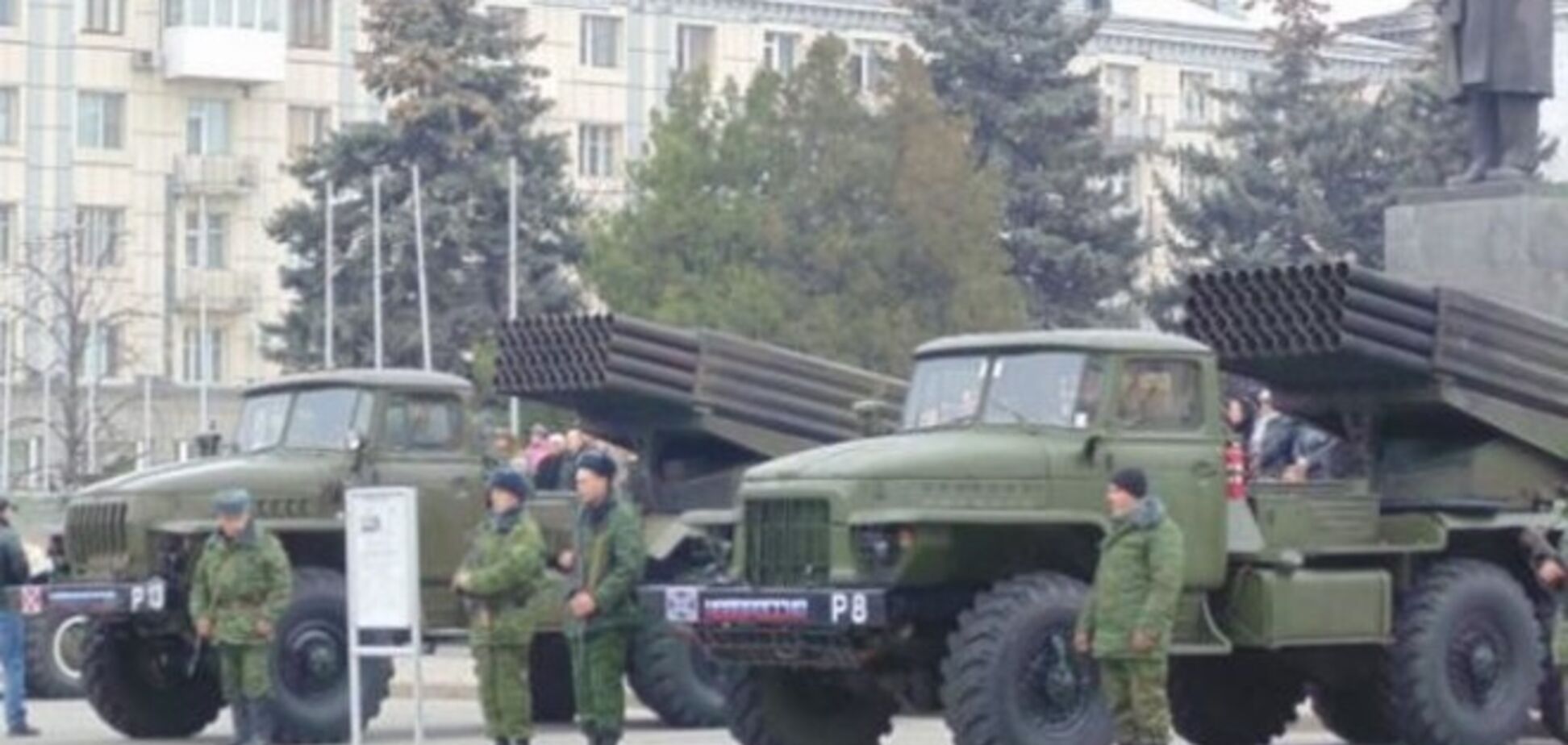 В Луганске похвастались российской техникой и зимним обмундированием боевиков: опубликованы фото 'парада'