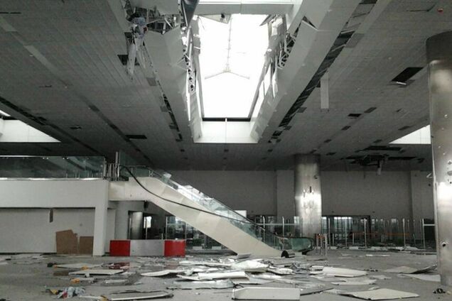 Террористы обстреляли 'киборгов' в аэропорту Донецка