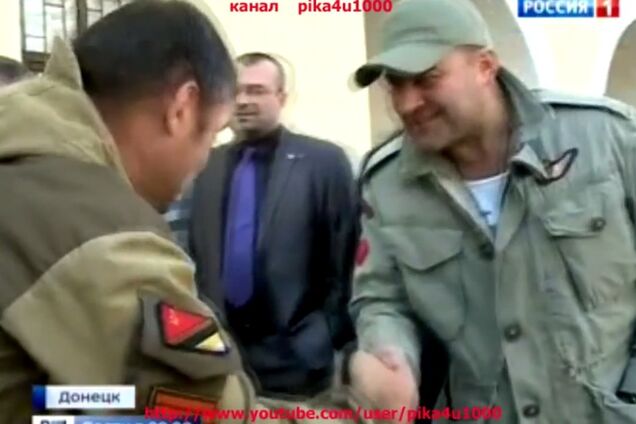 Опубликовано видео братания Пореченкова с террористами в Донецке