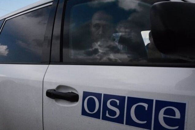 ОБСЕ зафиксировала военные колонны с тяжелым вооружением под Донецком