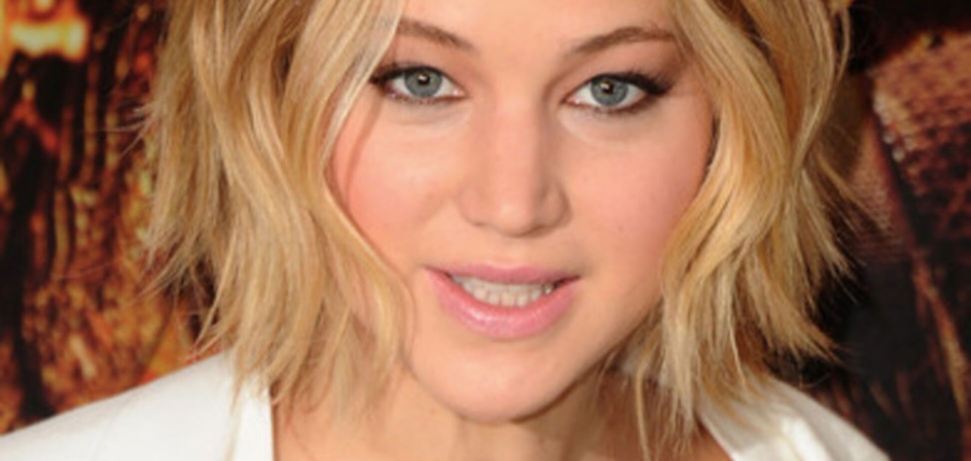 Что-то Дженнифер Лоуренс неважно выглядит на премьере 'Голодных игр'