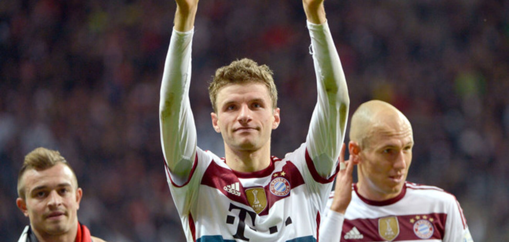 Футболисты 'Баварии' отрабатывали удары на мусорных баках: видео