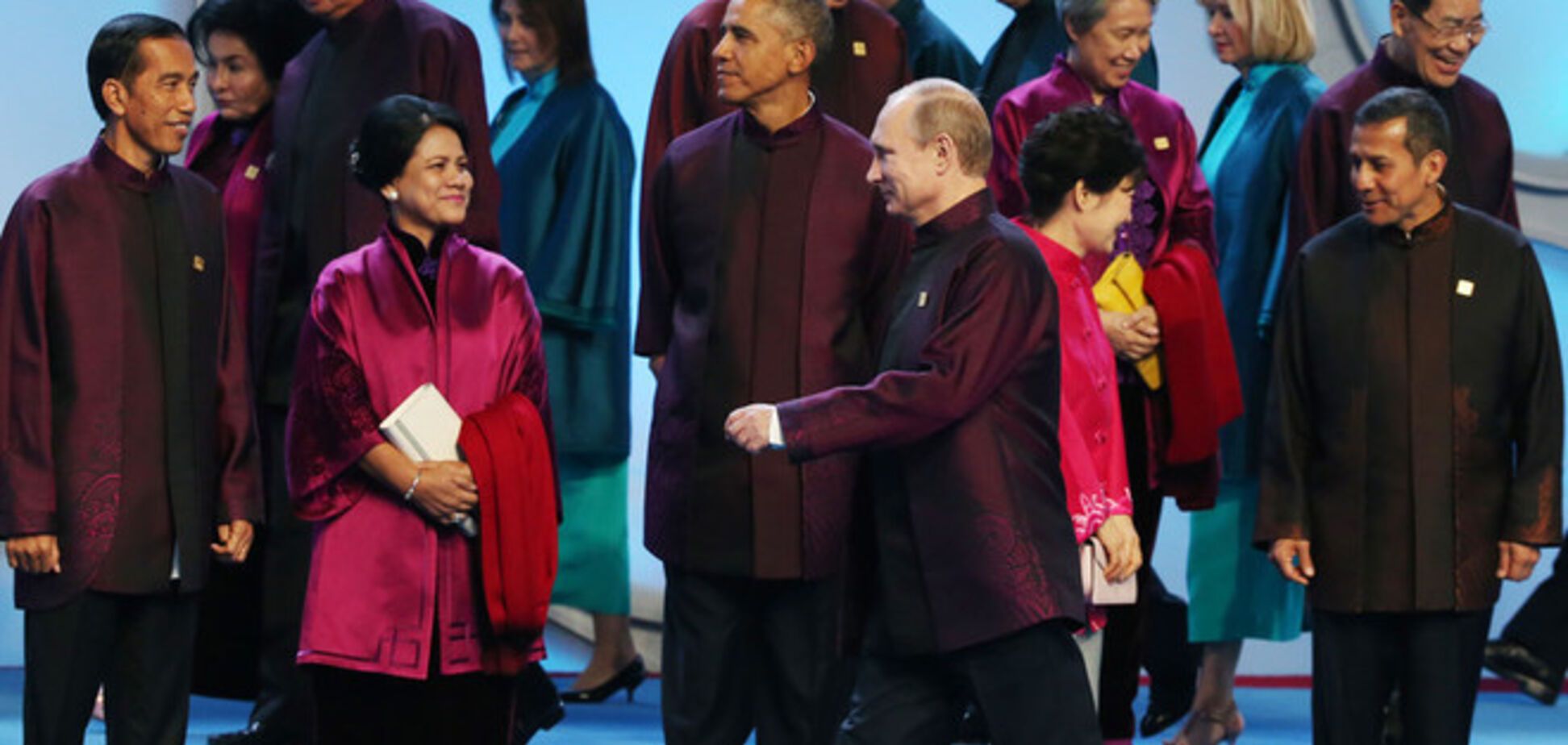 В Китае Обама подозвал Путина одним взмахом руки