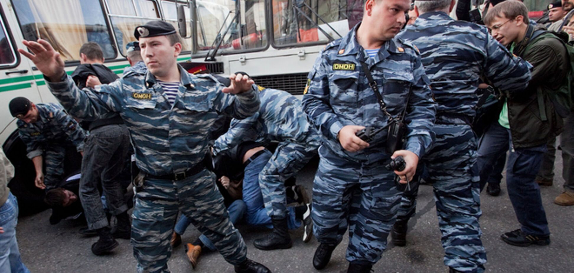 Жахи нашого містечка: у Москві весь ОМОН зженуть на одну територію