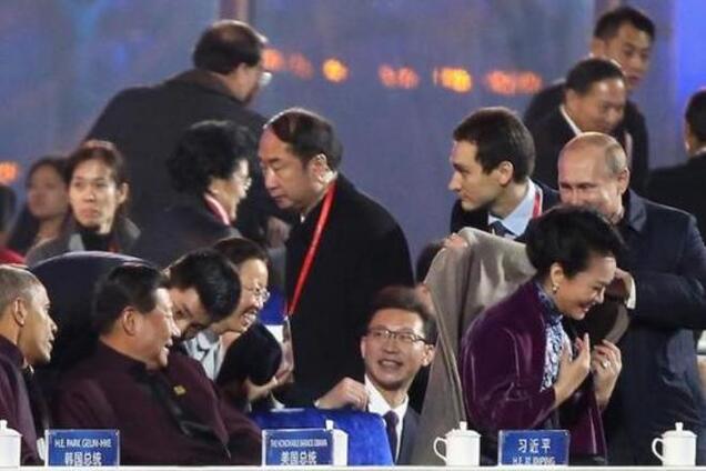 Путин угодил в скандал с женой китайского лидера