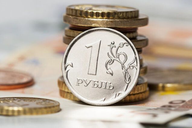 В России предложили провести панк-молебен 'Богородица, рубль подыми'