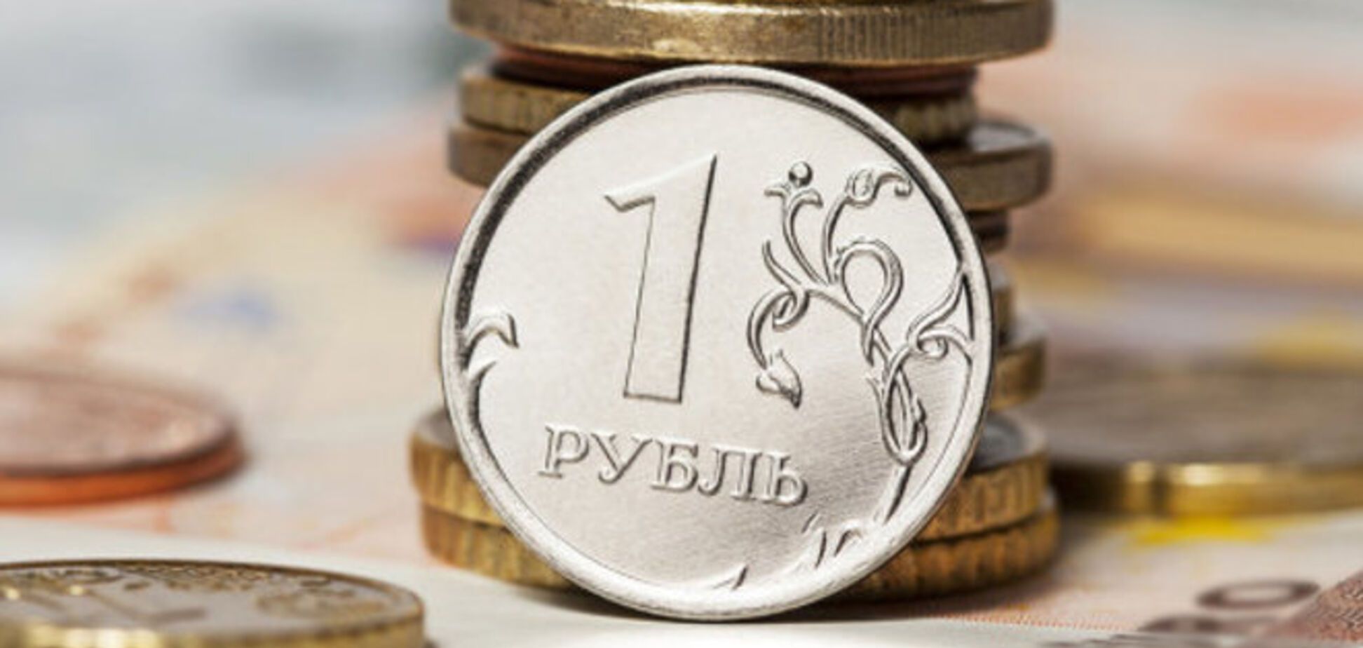 В России предложили провести панк-молебен 'Богородица, рубль подыми'