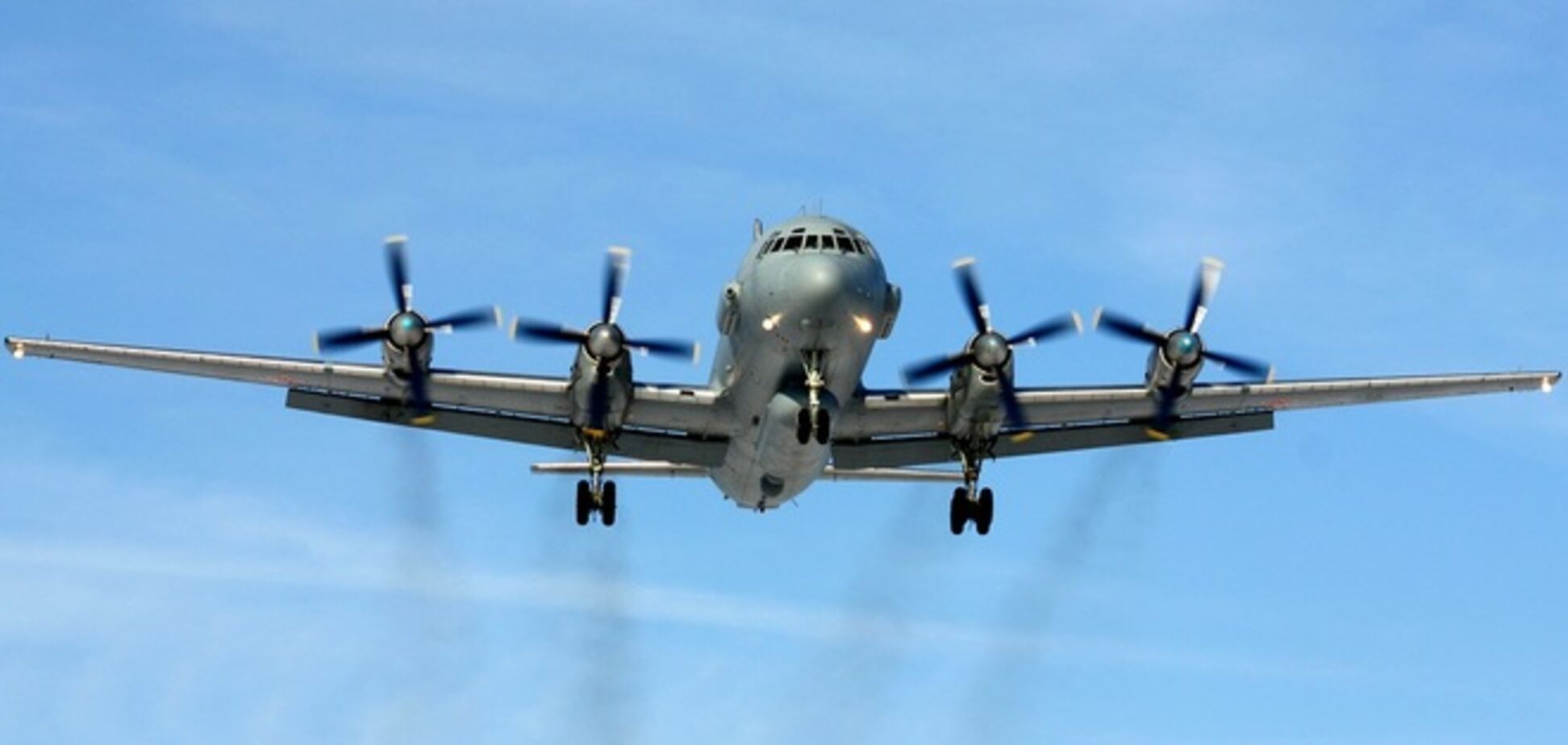 Российский самолет-разведчик чуть не столкнулся с пассажирским самолетом