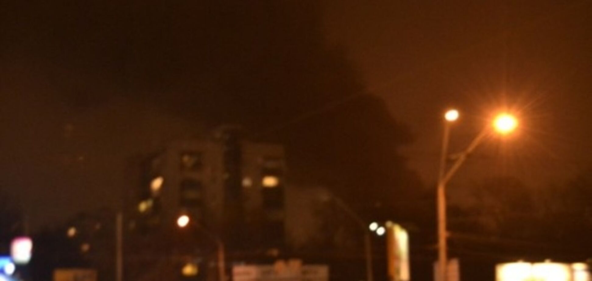 В Киеве случился масштабный пожар возле киностудии 'Довженко': опубликованы фото и видео