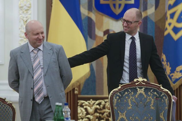 Турчинов начал люстрировать Яценюка вместе с министрами, главами СБУ и Нацбанка