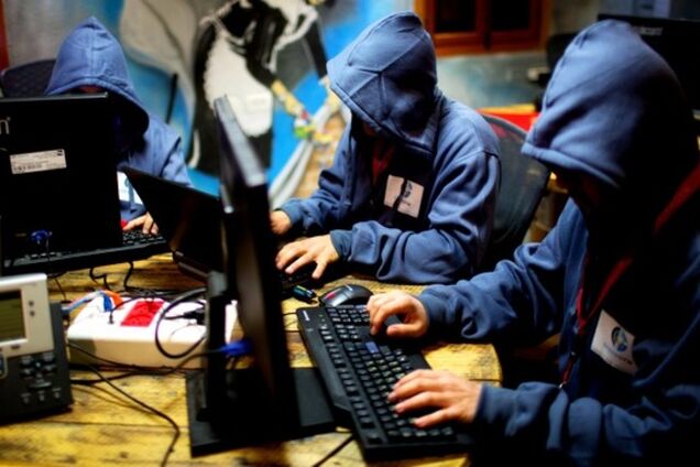 В Питере нашли офисы 'кремлевских троллей', которые распространяют пропаганду под видом украинских СМИ