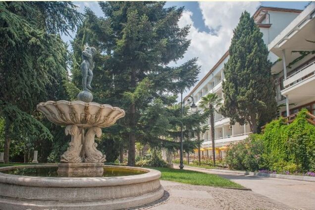 Оккупанты присвоили санаторий и парк 'Айвазовское' Таруты в Крыму