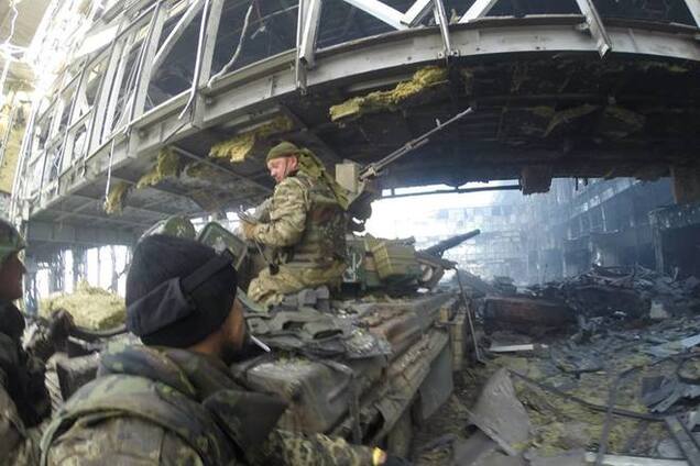 Силы АТО зачистили старый терминал донецкого аэропорта и продвинулись вперед