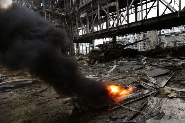 'Правый сектор' покинул донецкий аэропорт