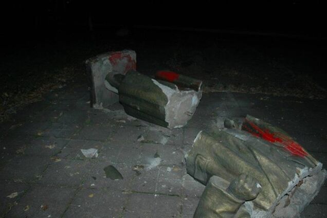 В Запорожье 'четвертовали' памятник Ленину: фотофакт