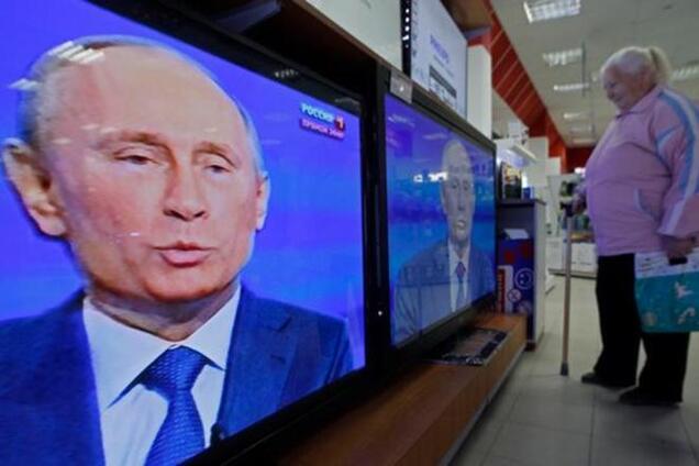 Большинство россиян верят кремлевским СМИ по привычке