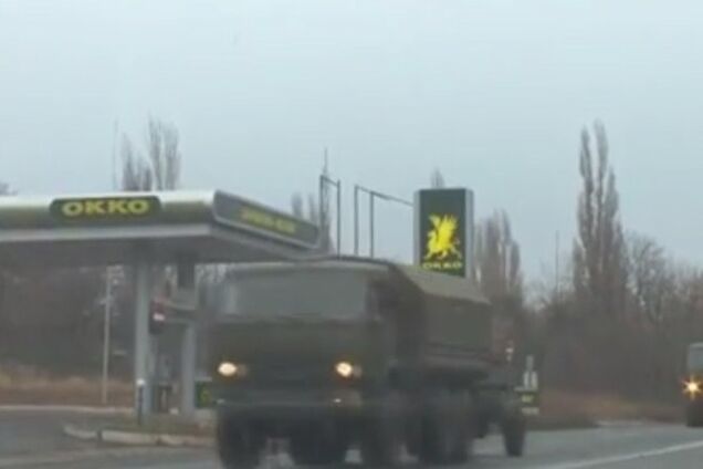 На Донецк движется новая колонна военной техники: опубликовано видео