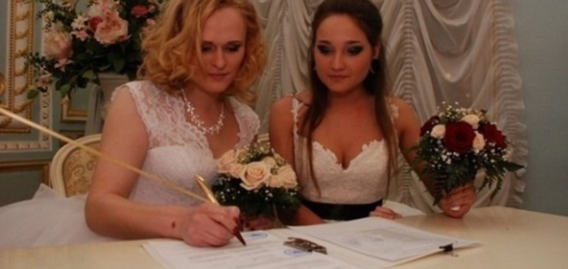 В России признали законным зарегистрированный в Питере брак между двумя женщинами