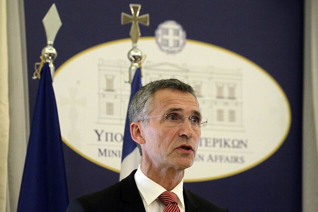 НАТО требует от России убрать свои войска из Украины