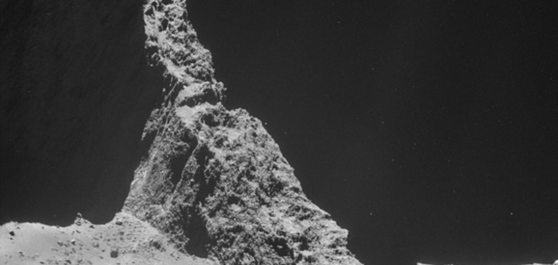 Опубликованы первые фото с поверхности кометы Чурюмова-Герасименко