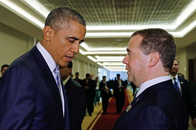 Медведев провел разговор с Обамой