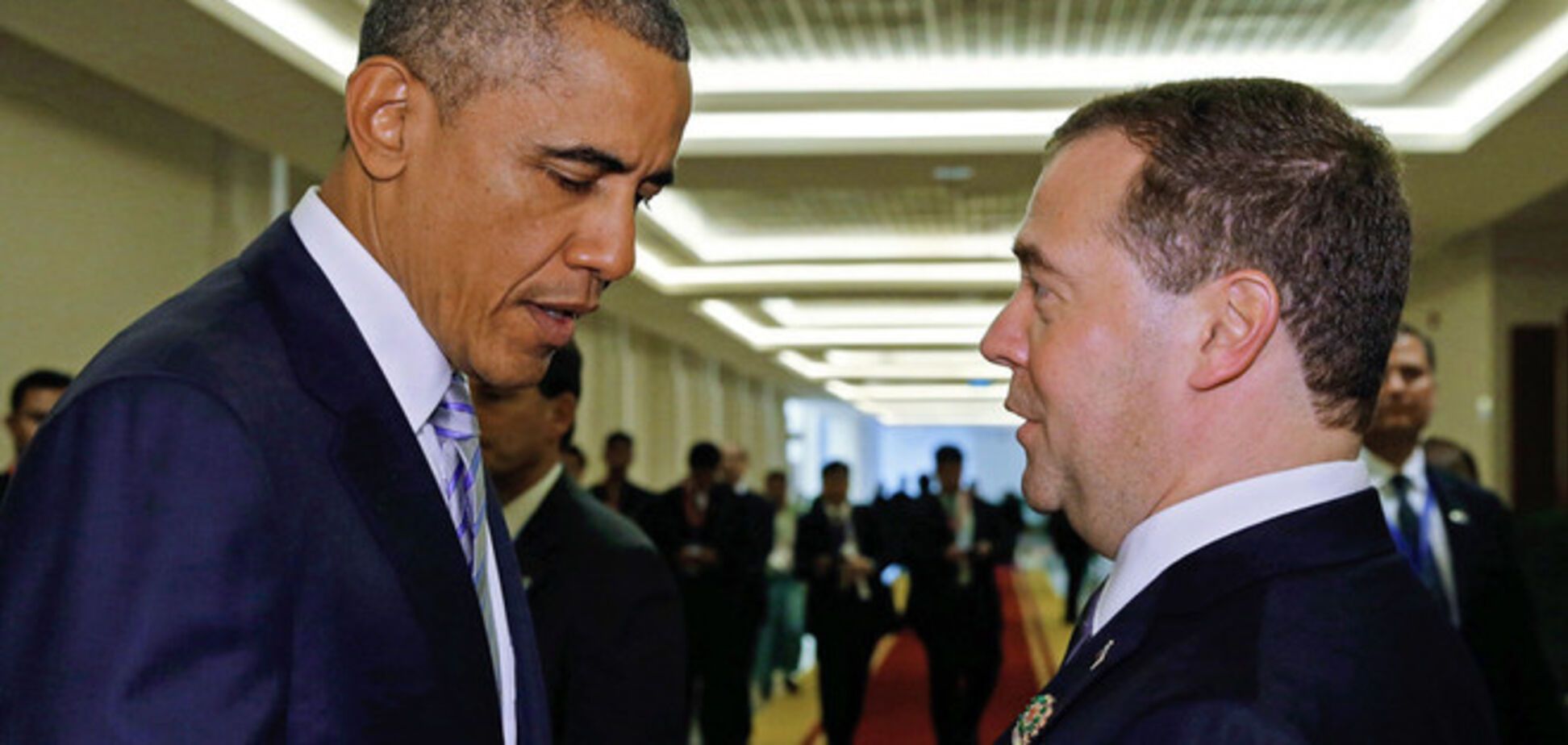Медведев провел разговор с Обамой