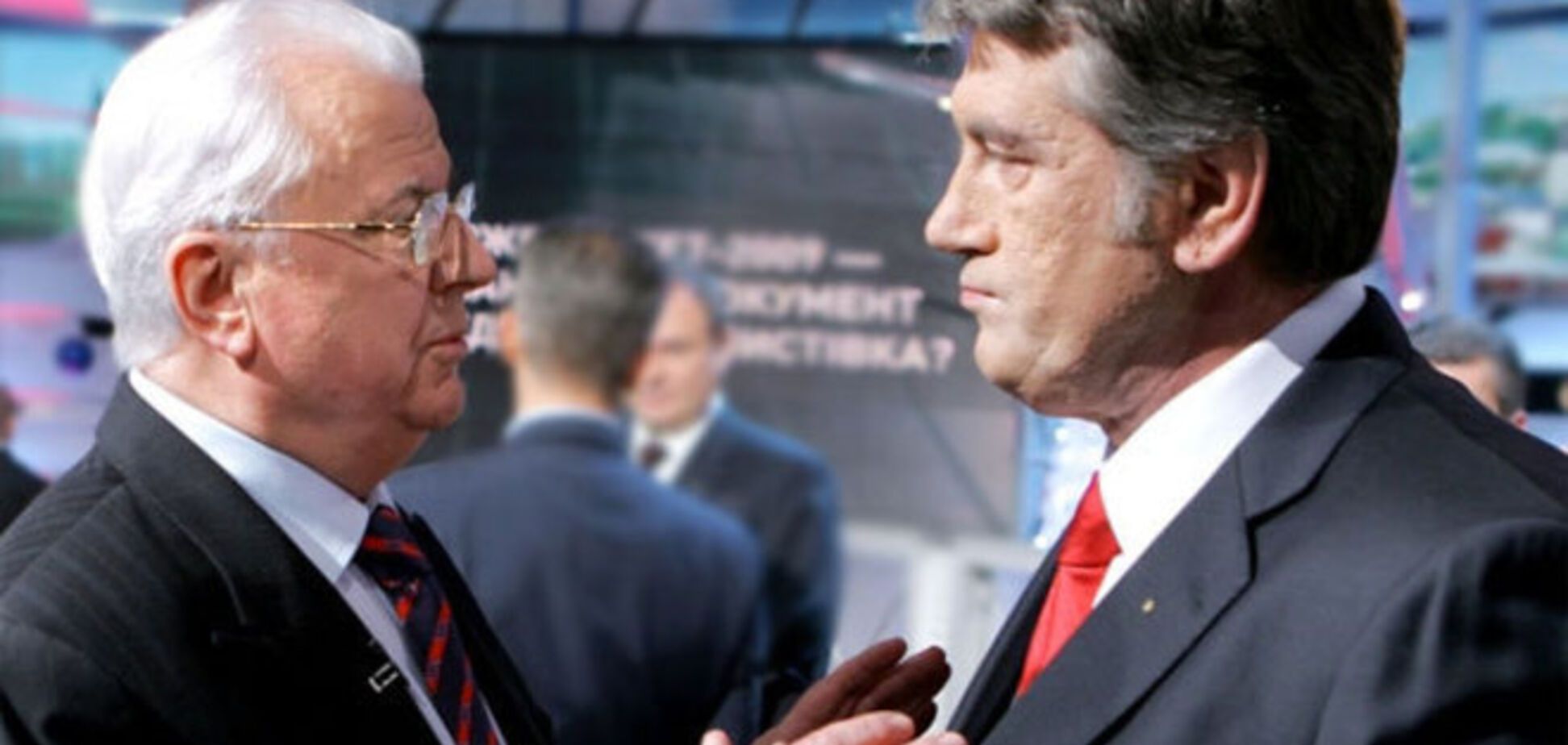 Кравчук и Ющенко посоветовали поставить ультиматум и нещадно уничтожать боевиков 