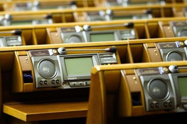 У Порошенко Раде предлагают собраться уже 25 ноября