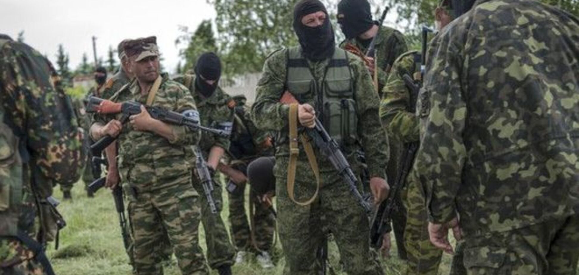 Луганские жители массово идут служить в ряды полицаев 'ЛНР'