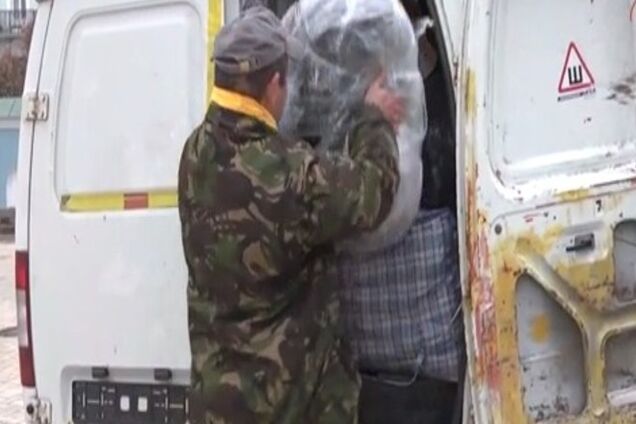 Из Киева на Донбасс отправился Автопоезд мира: опубликовано видео