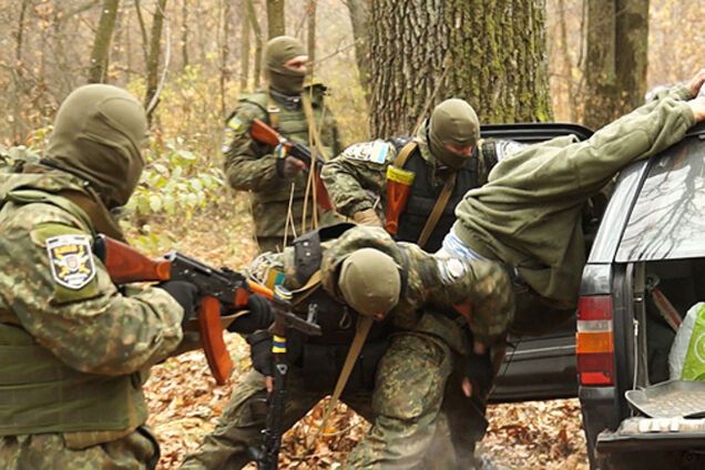 В МВД показали тренировку штурмовой спецроты 'Тень': в нее вошли лучшие из лучших