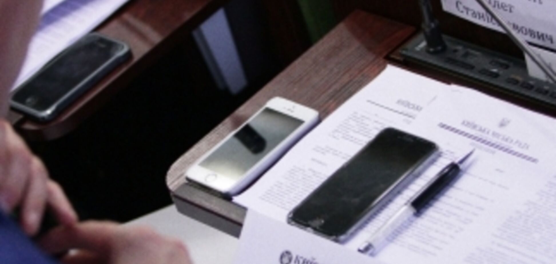 Новый iPhone 6 есть у каждого третьего депутата Киевсовета