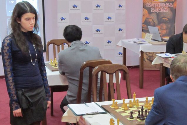 На ЧУ-2014 по шахматам экс-чемпионка мира проиграла 16-летней девочке