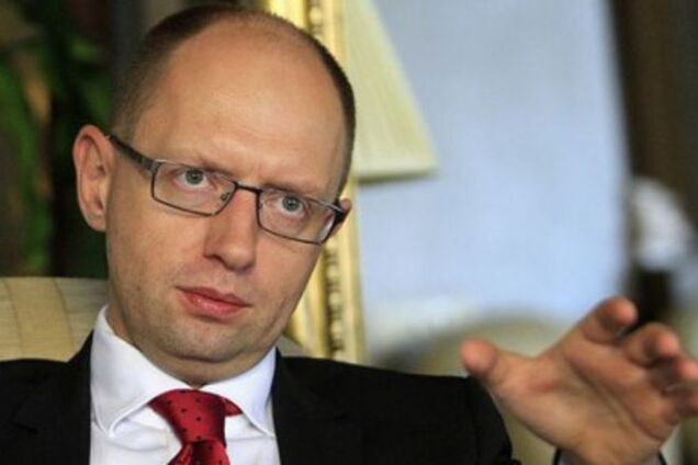 Яценюк отказался от роли 'премьера-камикадзе' и хочет контролировать Раду и МВД