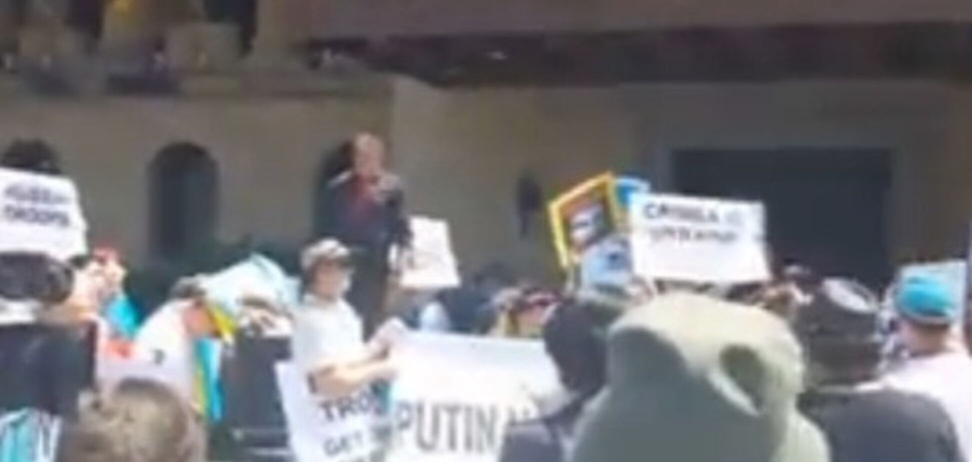 Даже в  Брисбене активисты пели знаменитый хит о Путине: опубликовано видео