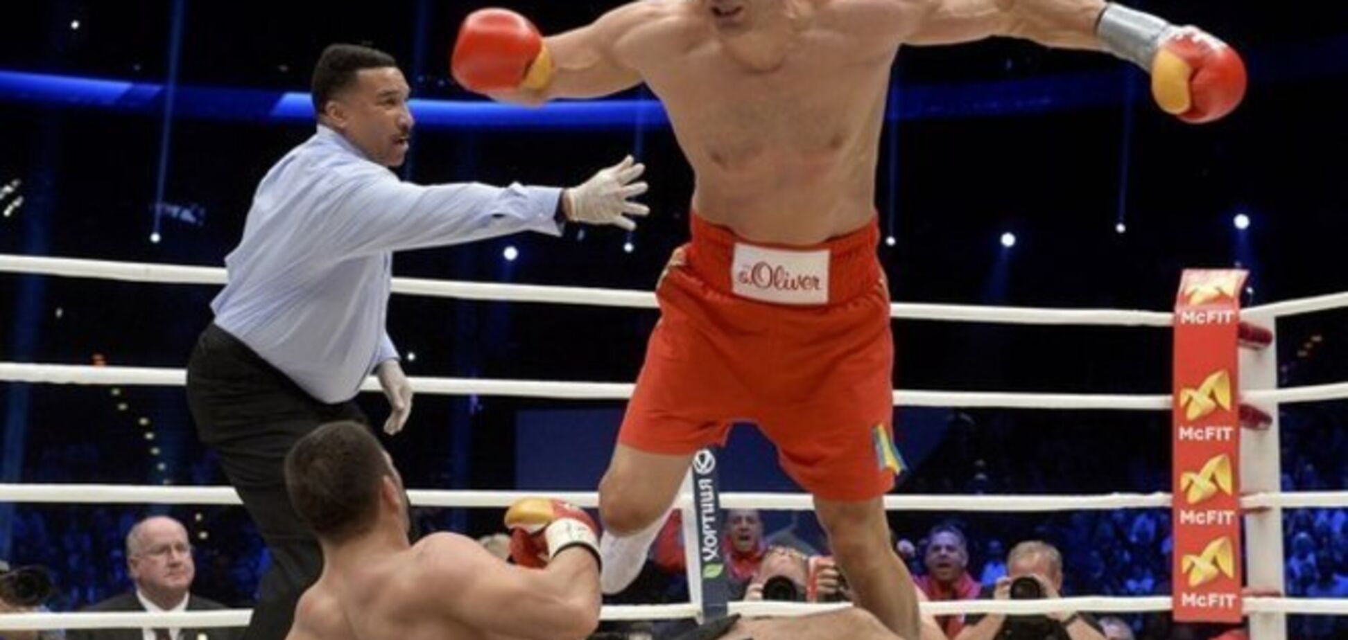 Владимир Кличко жестоко избил непобедимого Пулева: видео нокаута