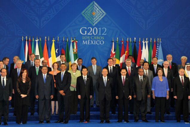 Наймите уже профессионалов, а то над Путиным смеются президенты ведущих стран мира