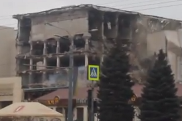 В Харькове взорвали здание мясокомбината: видео взрыва